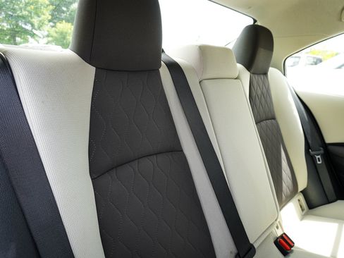 Used 2020 Toyota Corolla LE FWD image 32