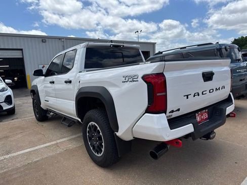 Used 2024 Toyota Tacoma TRD Off-Road AWD/4WD image 3
