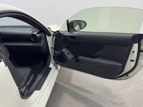 Used 2024 Toyota GR86 RWD image 9