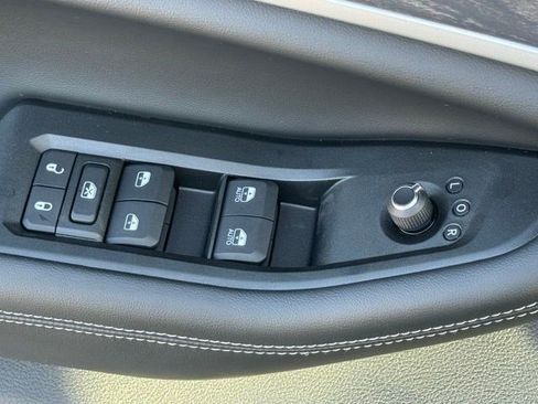 New 2025 Jeep Grand Cherokee Limited AWD/4WD image 11