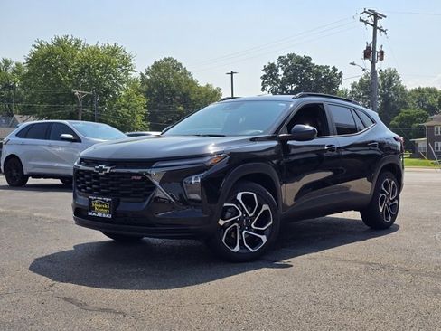 Used 2025 Chevrolet Trax RS w/ Driver Confidence Package image 3