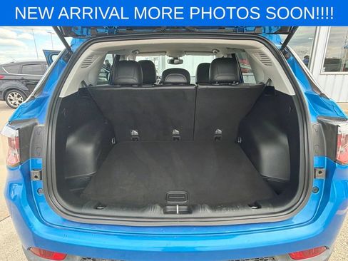Used 2018 Jeep Compass Latitude w/ Popular Equipment Group AWD/4WD image 17