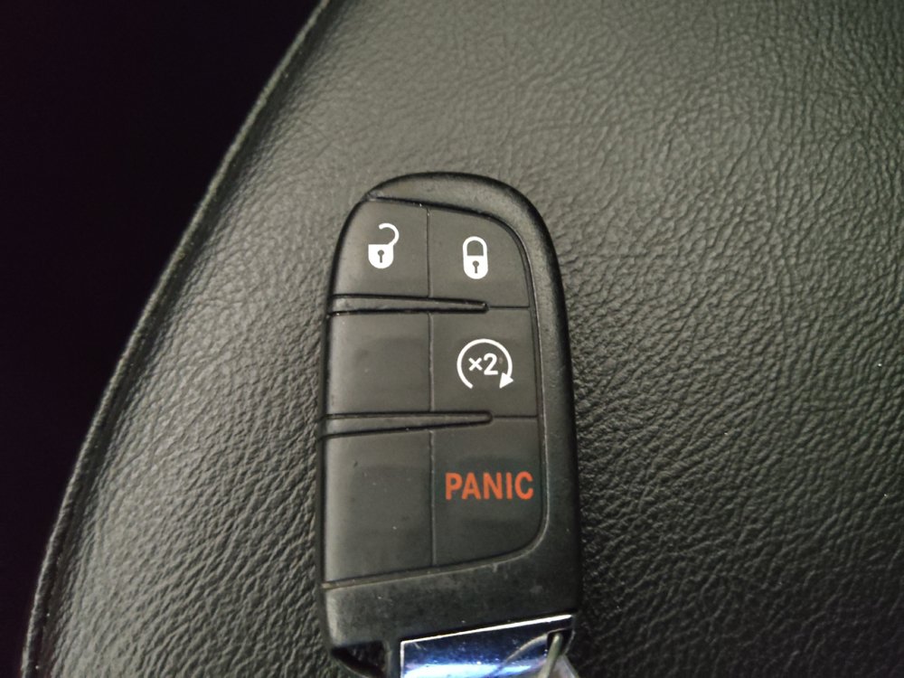 Used 2019 Jeep Compass Latitude FWD image 32