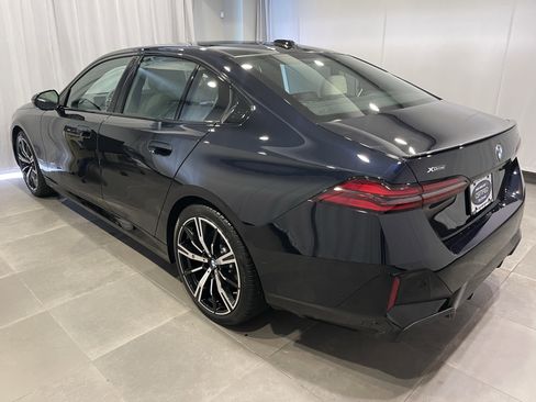 Used 2026 BMW 540i xDrive w/ Executive Package AWD/4WD image 4