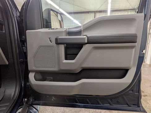 Used 2019 Ford F150 XLT w/ Equipment Group 302A Luxury AWD/4WD image 26