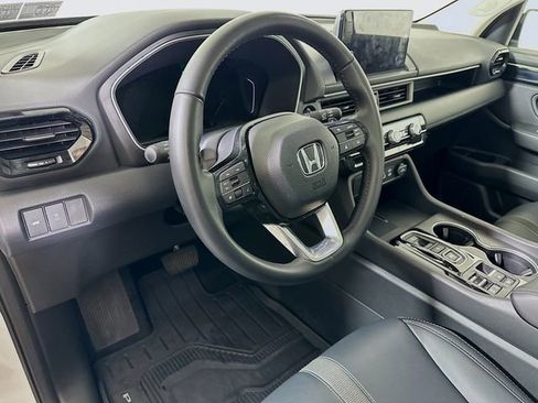 Used 2025 Honda Pilot Touring image 9