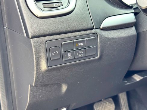 Used 2018 MAZDA CX-9 Touring w/ Touring Premium Package image 15