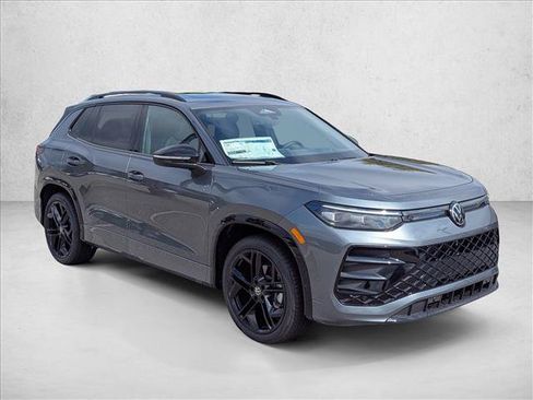 New 2026 Volkswagen Tiguan SE R-Line FWD image 3