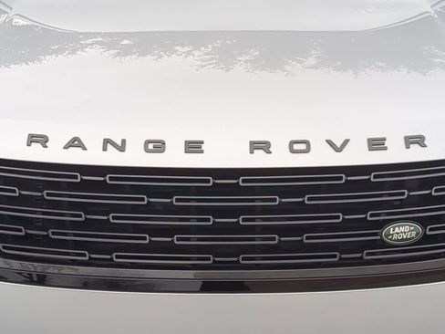 New 2025 Land Rover Range Rover SE image 13
