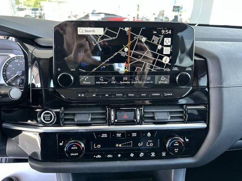 Used 2023 Nissan Pathfinder SL AWD/4WD image 14