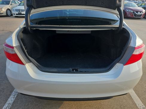 Used 2016 Toyota Camry SE image 28