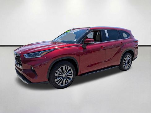 Used 2021 Toyota Highlander Platinum FWD image 8