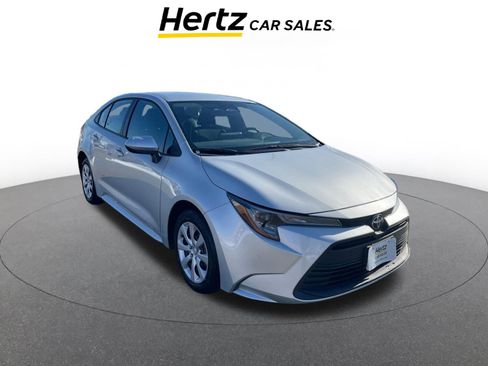 Used 2025 Toyota Corolla LE image 1