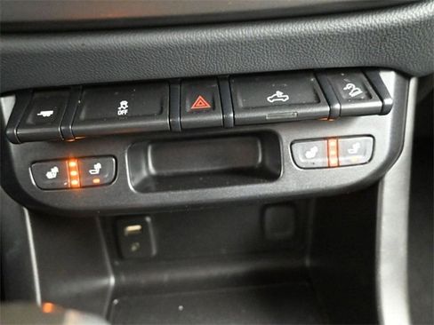 Used 2017 Chevrolet Colorado Z71 image 20