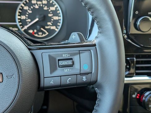 Used 2025 Nissan Pathfinder SL w/ SL Premium Package FWD image 20