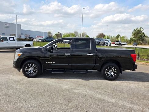 Used 2021 Nissan Titan SV w/ Accessory Utility Package image 4