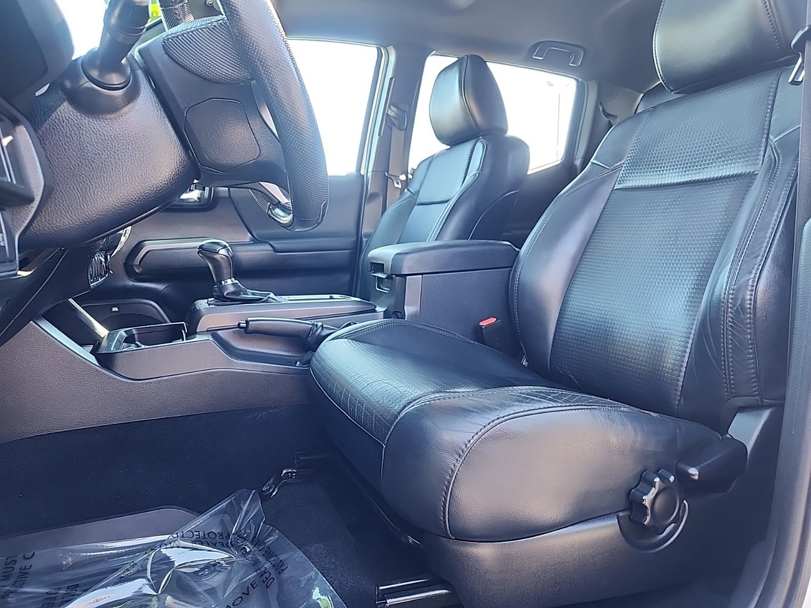 Used 2019 Toyota Tacoma TRD Sport AWD/4WD image 35