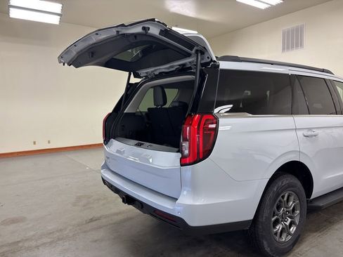 New 2026 Ford Expedition Active image 27