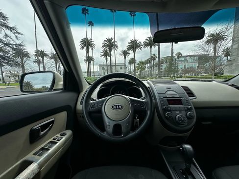 Used 2010 Kia Soul ! image 13