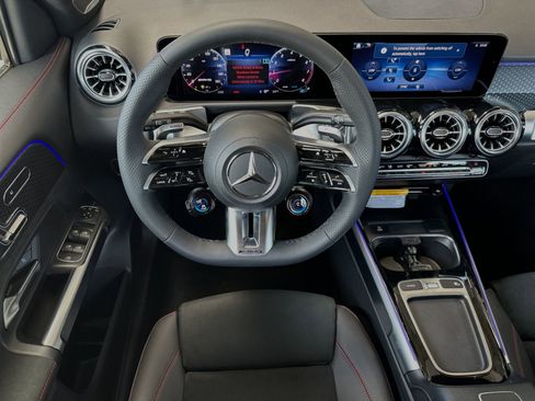 Used 2025 Mercedes-Benz GLB 35 AMG 4MATIC image 15