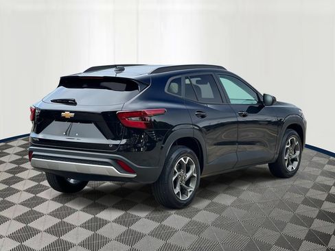 Used 2024 Chevrolet Trax LT w/ Driver Confidence Package FWD image 5