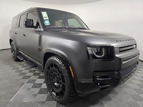 New 2026 Land Rover Defender 130 X-Dynamic SE AWD/4WD image 4
