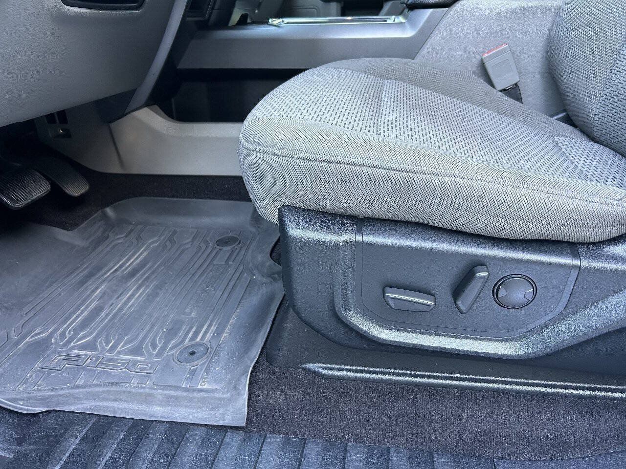 Used 2019 Ford F150 XLT w/ Equipment Group 302A Luxury RWD image 12