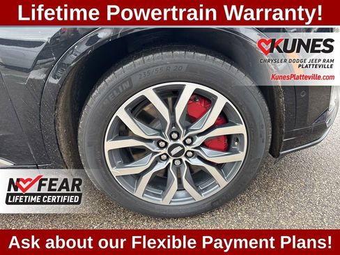 Used 2024 Cadillac XT6 Sport w/ Technology Package AWD/4WD image 15