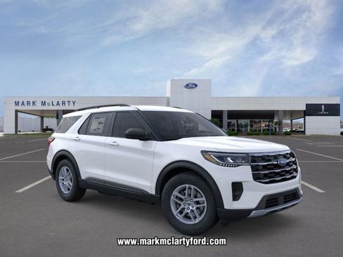 New 2026 Ford Explorer Active image 7