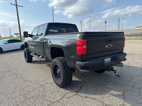 Used 2017 Chevrolet Silverado 2500 LT w/ Midnight Edition image 6