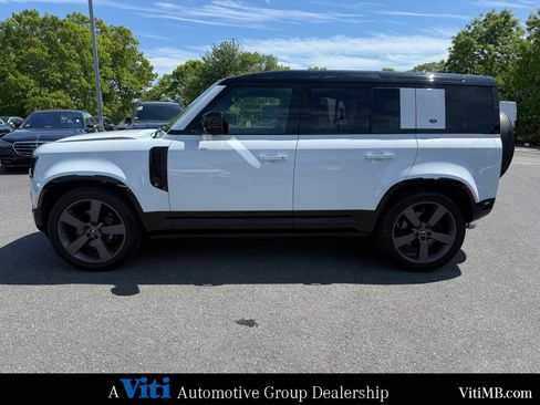 Used 2023 Land Rover Defender 110 V8 AWD/4WD image 5