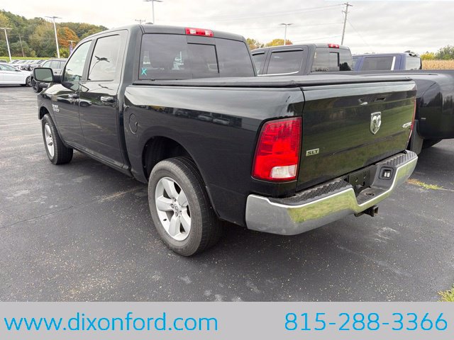 Used 2017 RAM 1500 Classic SLT w/ Luxury Group AWD/4WD image 3