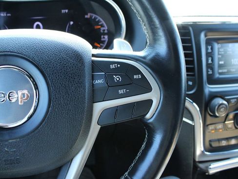 Used 2016 Jeep Grand Cherokee Limited image 32