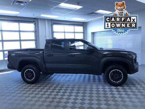 Certified 2025 Toyota Tacoma TRD Off-Road AWD/4WD image 6