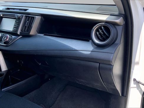 Used 2015 Toyota RAV4 LE FWD image 19