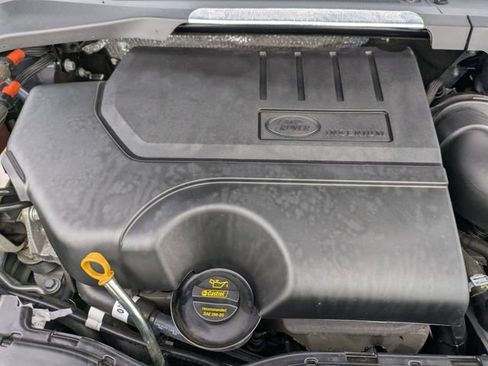 Used 2025 Land Rover Discovery Sport S image 20