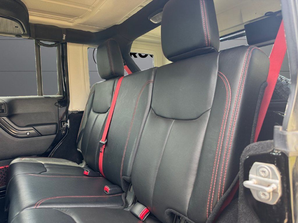 Used 2018 Jeep Wrangler Unlimited Rubicon AWD/4WD image 18