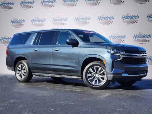Used 2021 Chevrolet Suburban LS image 2