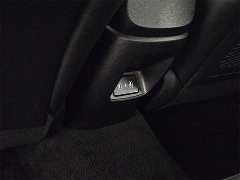 Used 2025 Hyundai Elantra Limited image 30