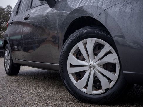 Used 2017 Nissan Versa Note SV image 2