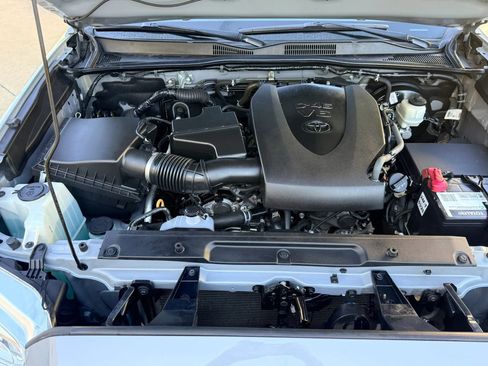 Used 2021 Toyota Tacoma SR5 image 30