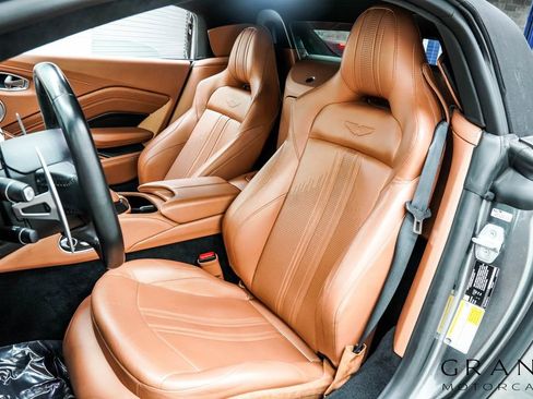 Used 2021 Aston Martin V8 Vantage Roadster RWD image 18