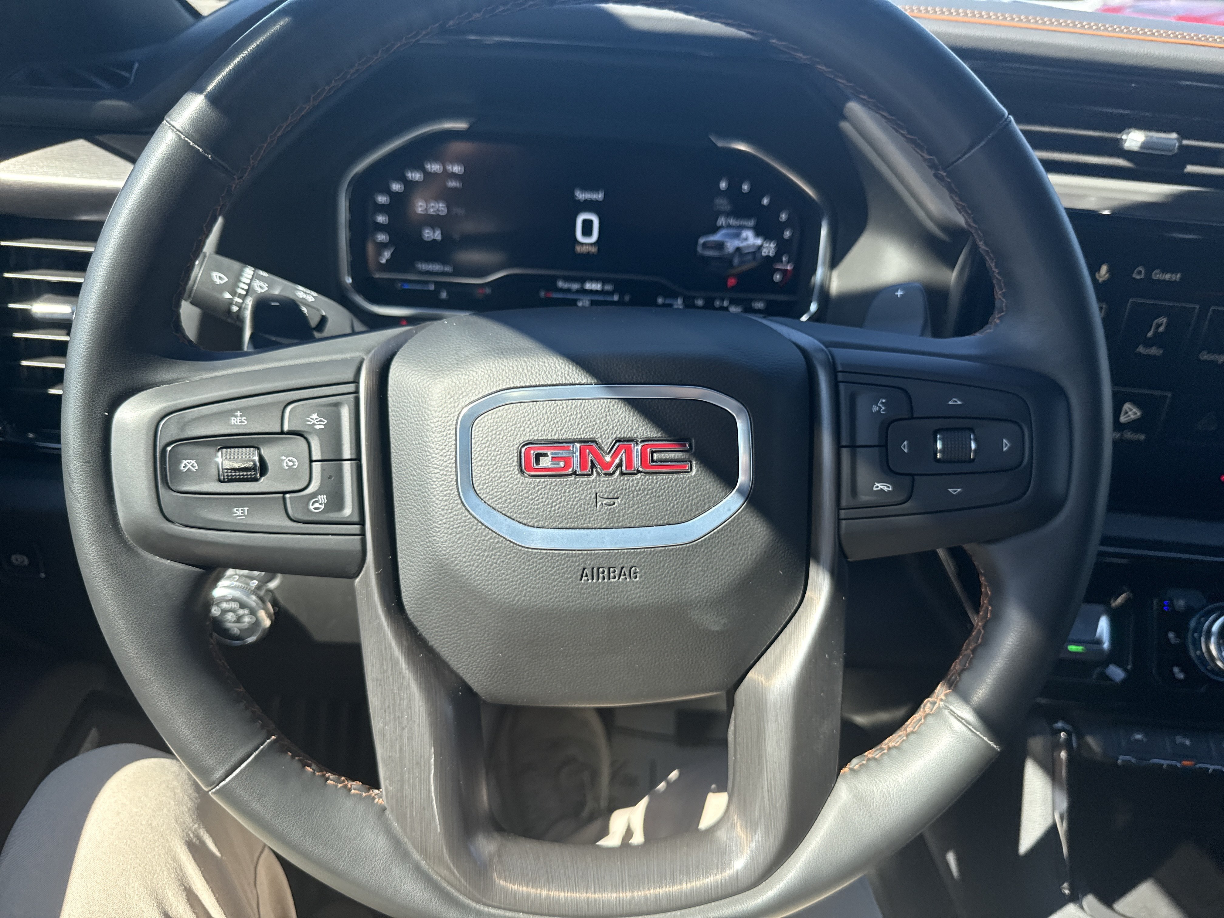 Used 2025 GMC Sierra 1500 AT4 w/ AT4 Premium Package AWD/4WD image 18