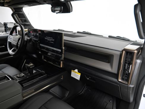 Used 2025 GMC Hummer EV 2X w/ LPO, Sport Package AWD/4WD image 15