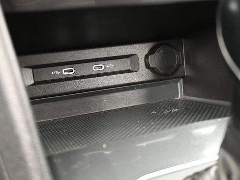 Used 2021 Volkswagen Tiguan S image 17