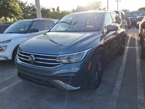 Used 2023 Volkswagen Tiguan SE FWD image 5