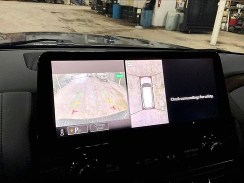 Used 2024 Nissan Armada SL image 20