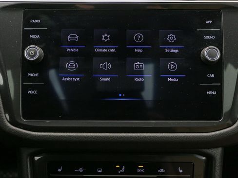 Certified 2022 Volkswagen Tiguan SE w/ Panoramic Sunroof Package image 29