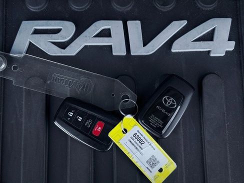 Used 2024 Toyota RAV4 XLE Premium image 32