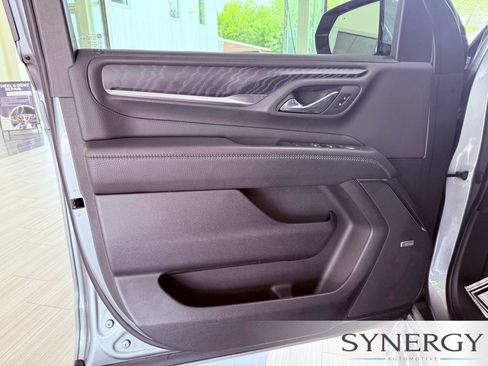 Used 2023 GMC Yukon Denali RWD image 23